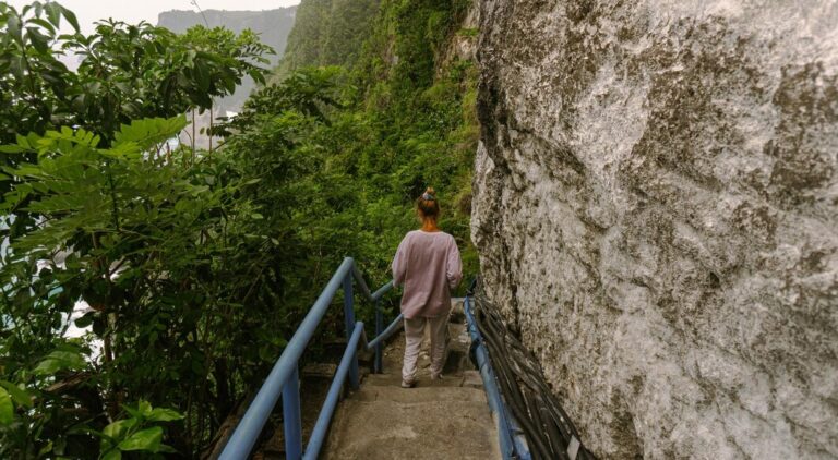 Stairway to Heaven Hawaii Hike: The Epic Haiku Stairs in Oahu